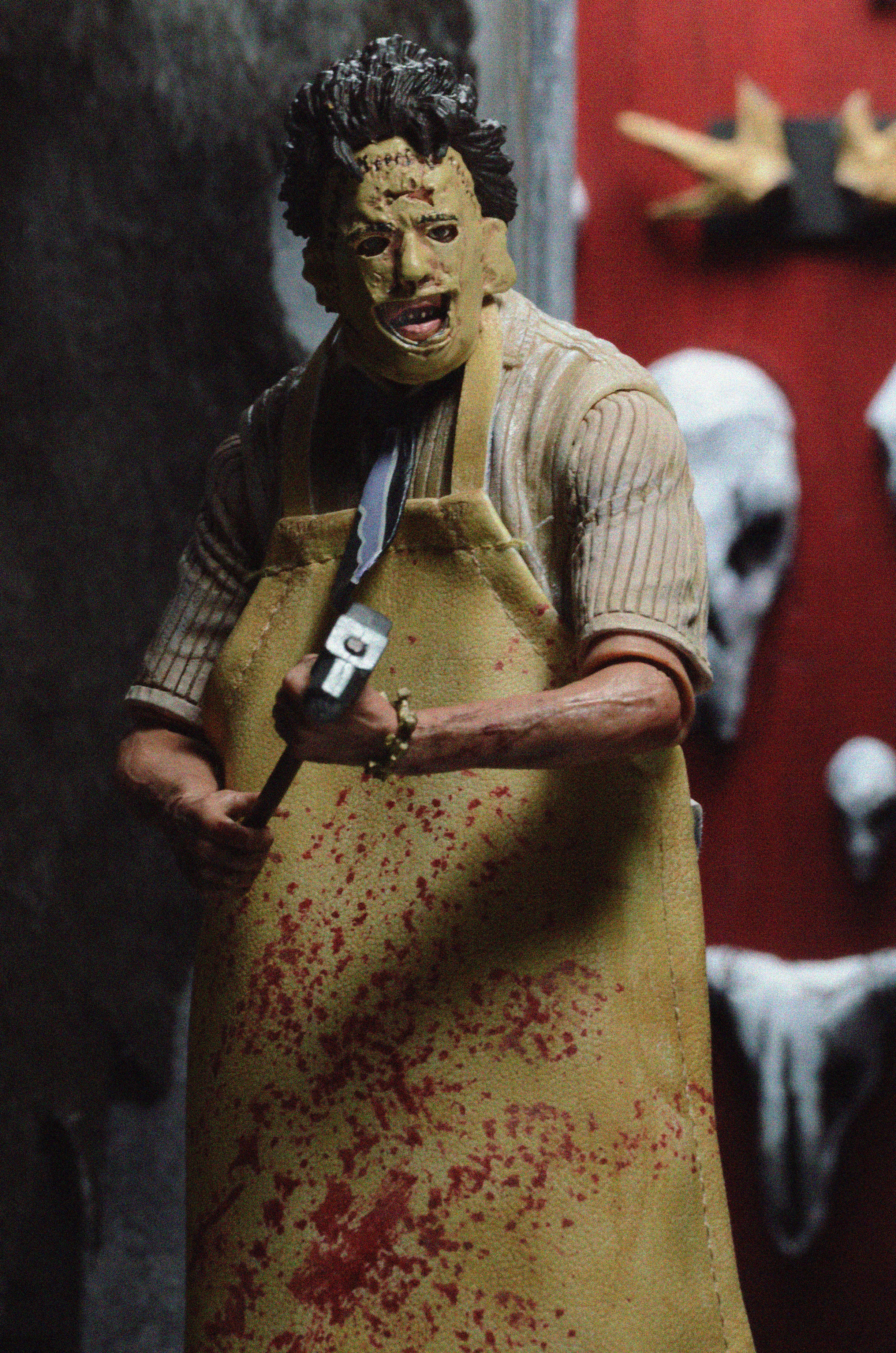 Texas Chainsaw Massacre - Ultimate Leatherface 7" Scale Action Figure - Image 5