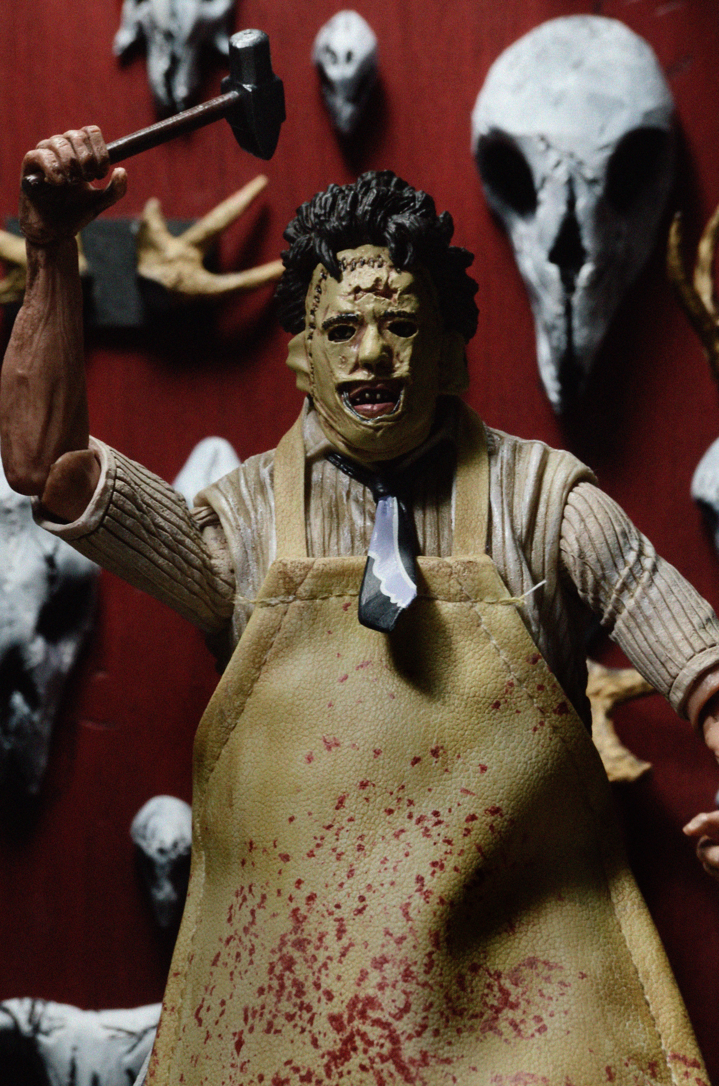 Texas Chainsaw Massacre - Ultimate Leatherface 7" Scale Action Figure - Image 7