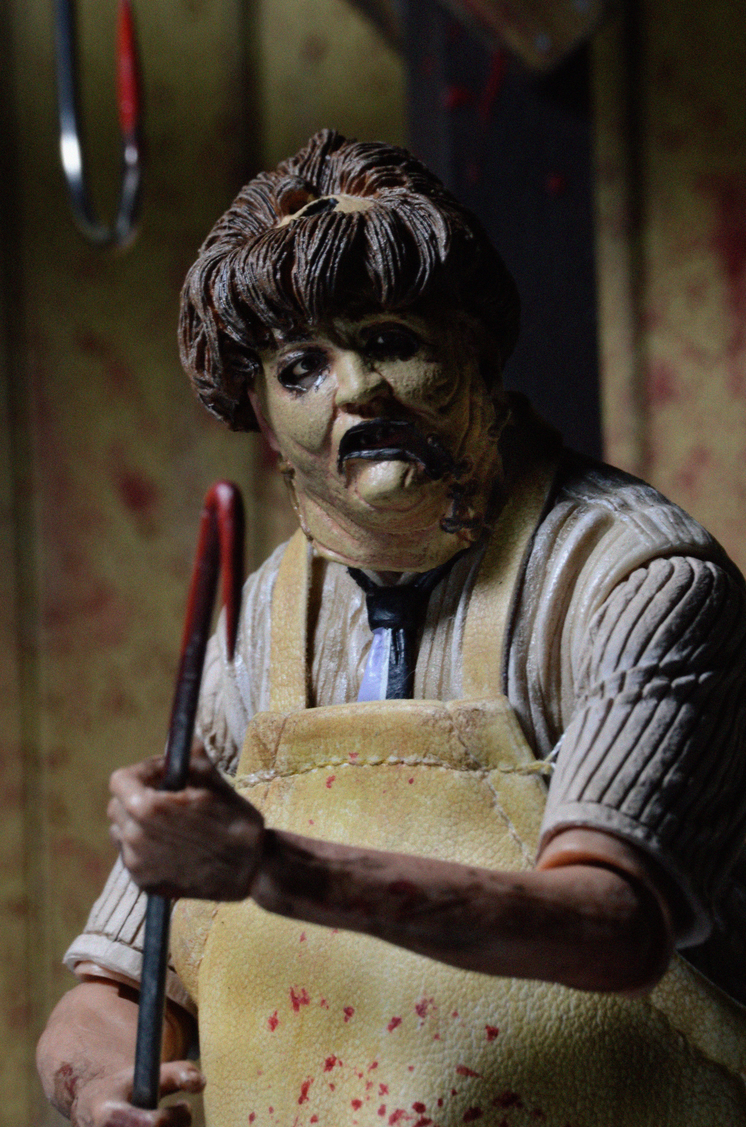 Texas Chainsaw Massacre - Ultimate Leatherface 7" Scale Action Figure - Image 8