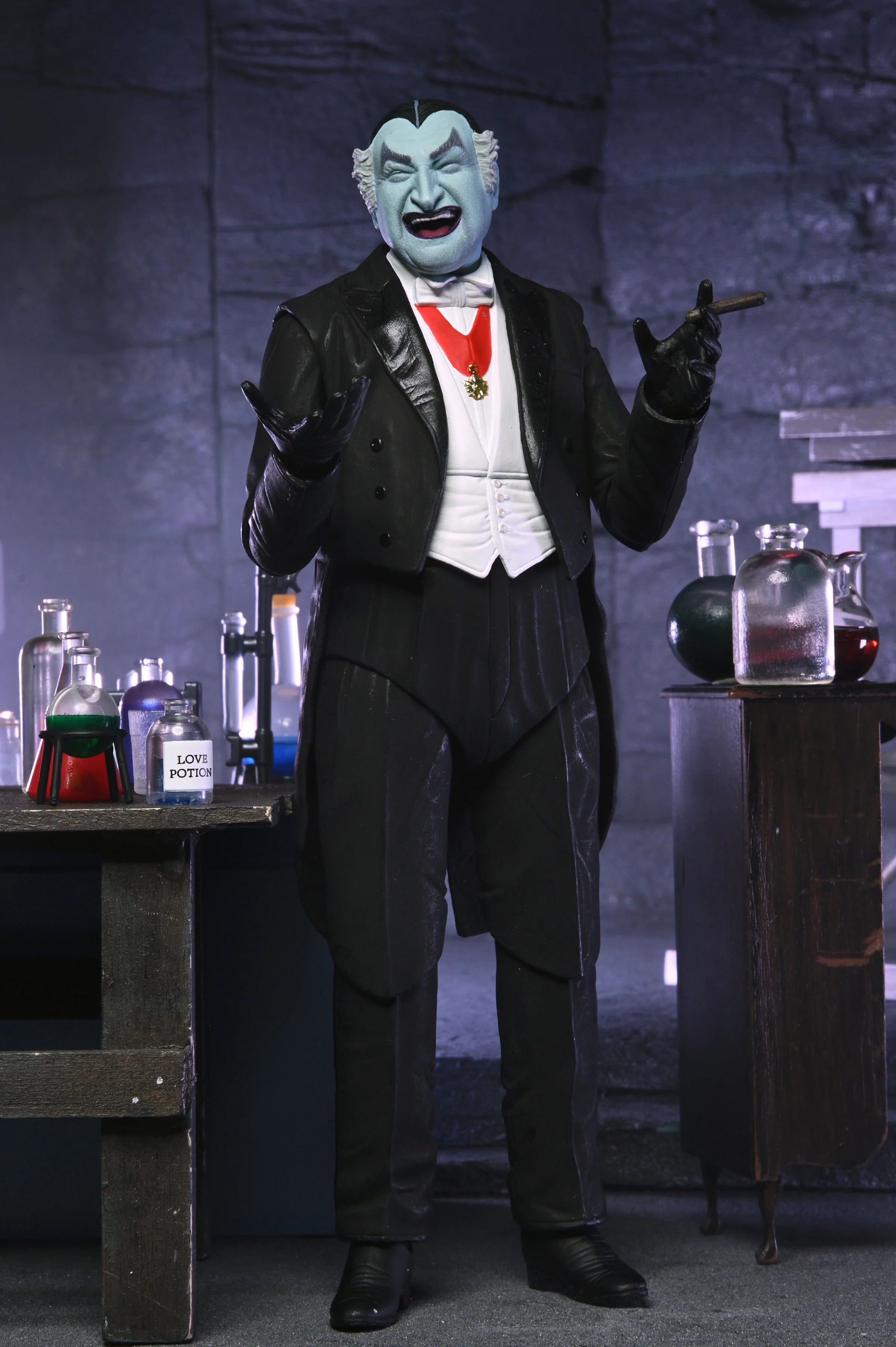 The Munsters (TV Series) - Ultimate Grandpa Munster 7” Scale Action Figure - Image 3