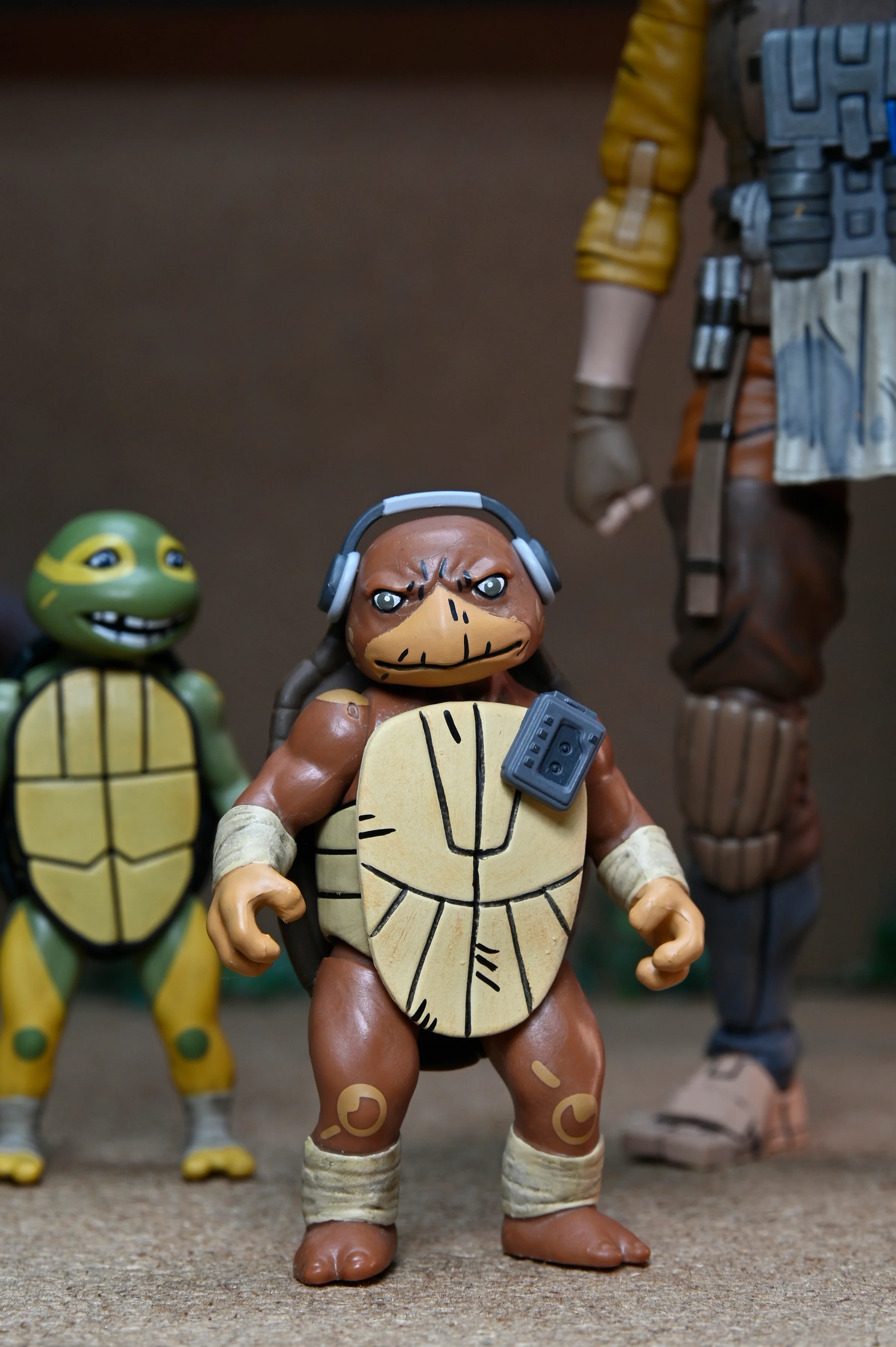 Teenage Mutant Ninja Turtles (The Last Ronin - The Lost Years) - Grammy April and Ultimate Casey Marie with Baby Turtles Yi, Moja, Odyn & Uno Action Figure Bundle - Image 7