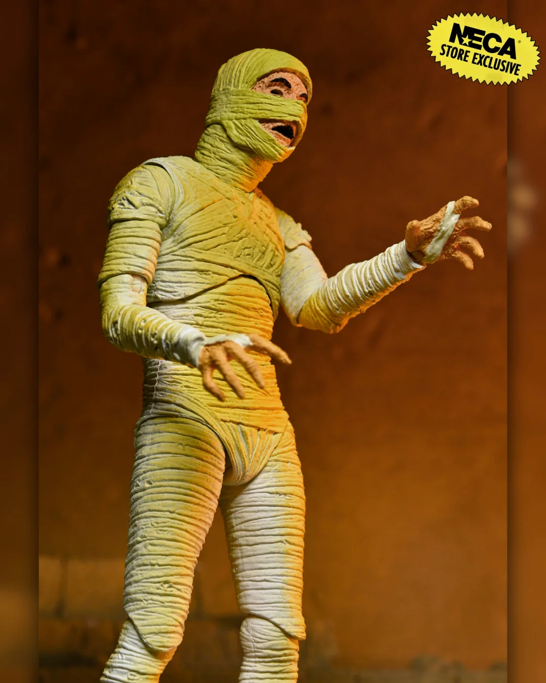 Universal Monsters - Frankenstein, Wolfman, Mummy & Dracula (Classic Movie Monsters) 7” Scale Action Figure Bundle (PRE-ORDER) - Image 13