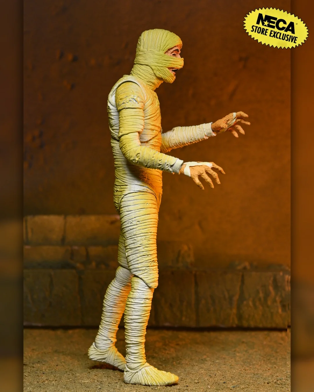 Universal Monsters - Frankenstein, Wolfman, Mummy & Dracula (Classic Movie Monsters) 7” Scale Action Figure Bundle (PRE-ORDER) - Image 15