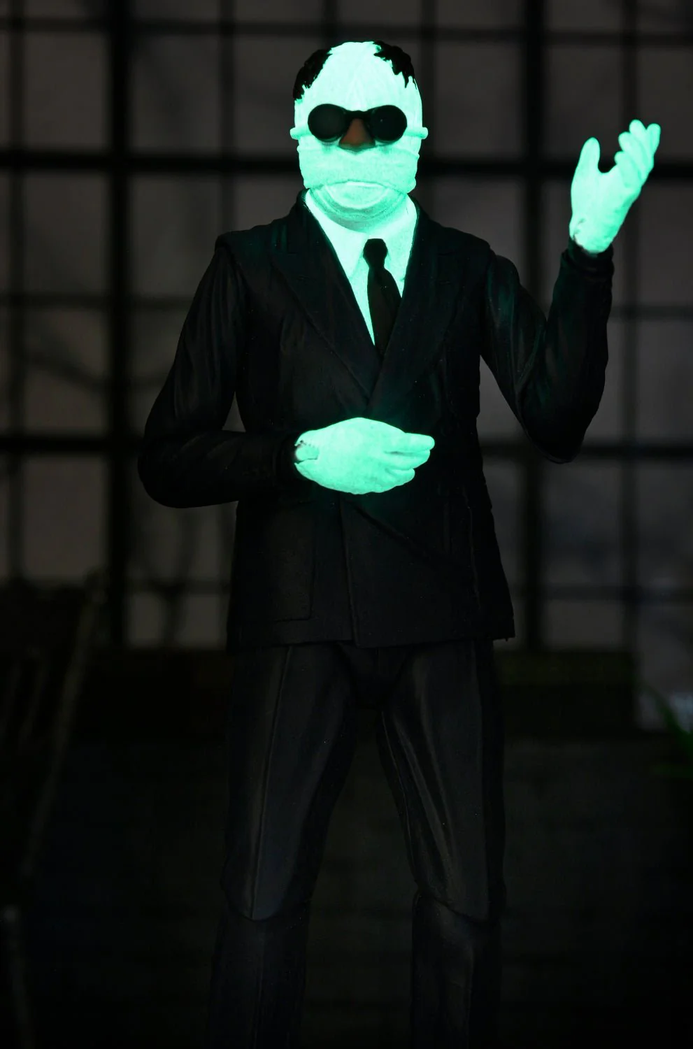 Universal Monsters – Glow-in-the-Dark Retro Invisible Man 7” Scale Action Figure (2024 Con Exclusive)