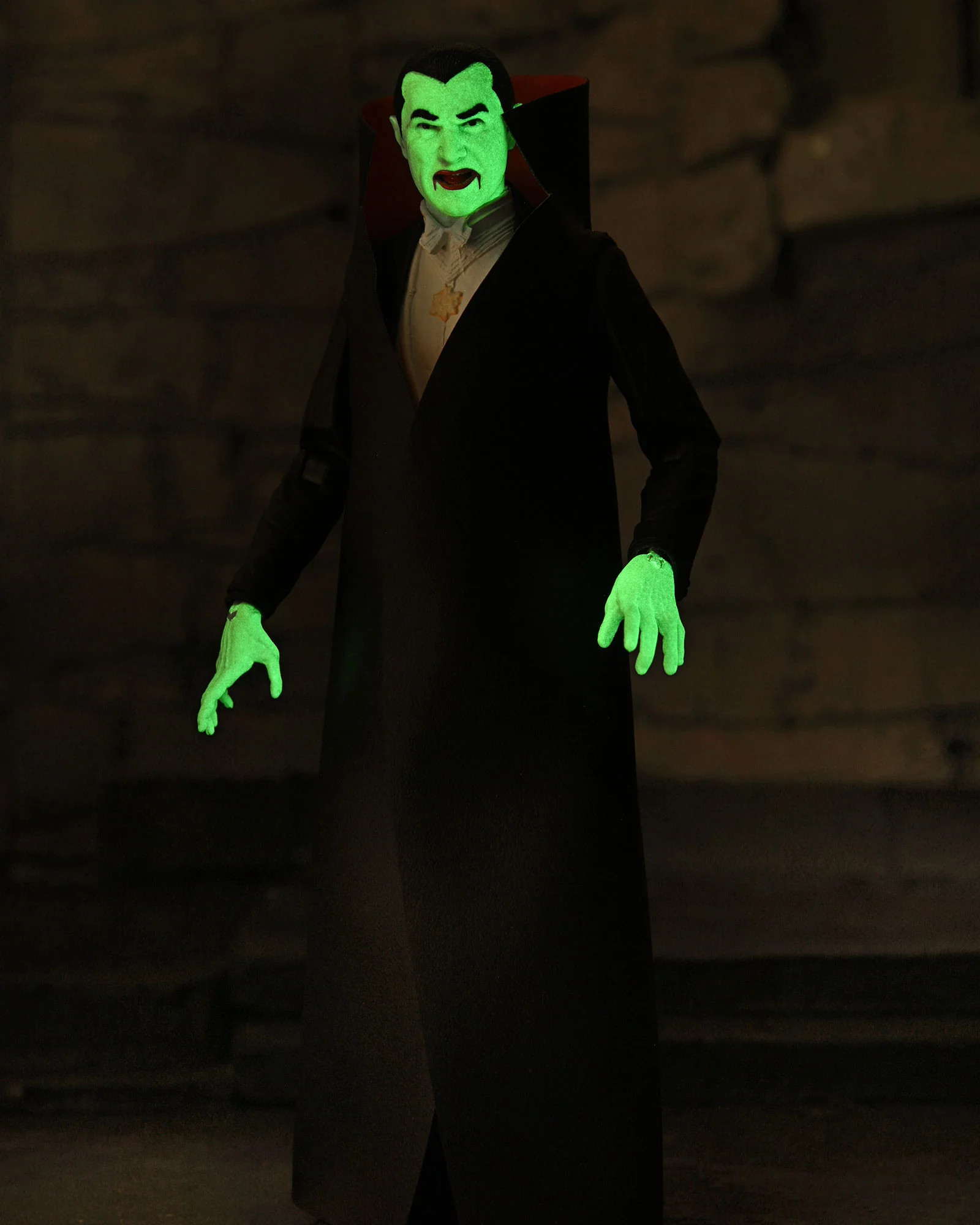 Universal Monsters - Glow-in-the-Dark Retro Dracula 7” Scale Action Figure - Image 3