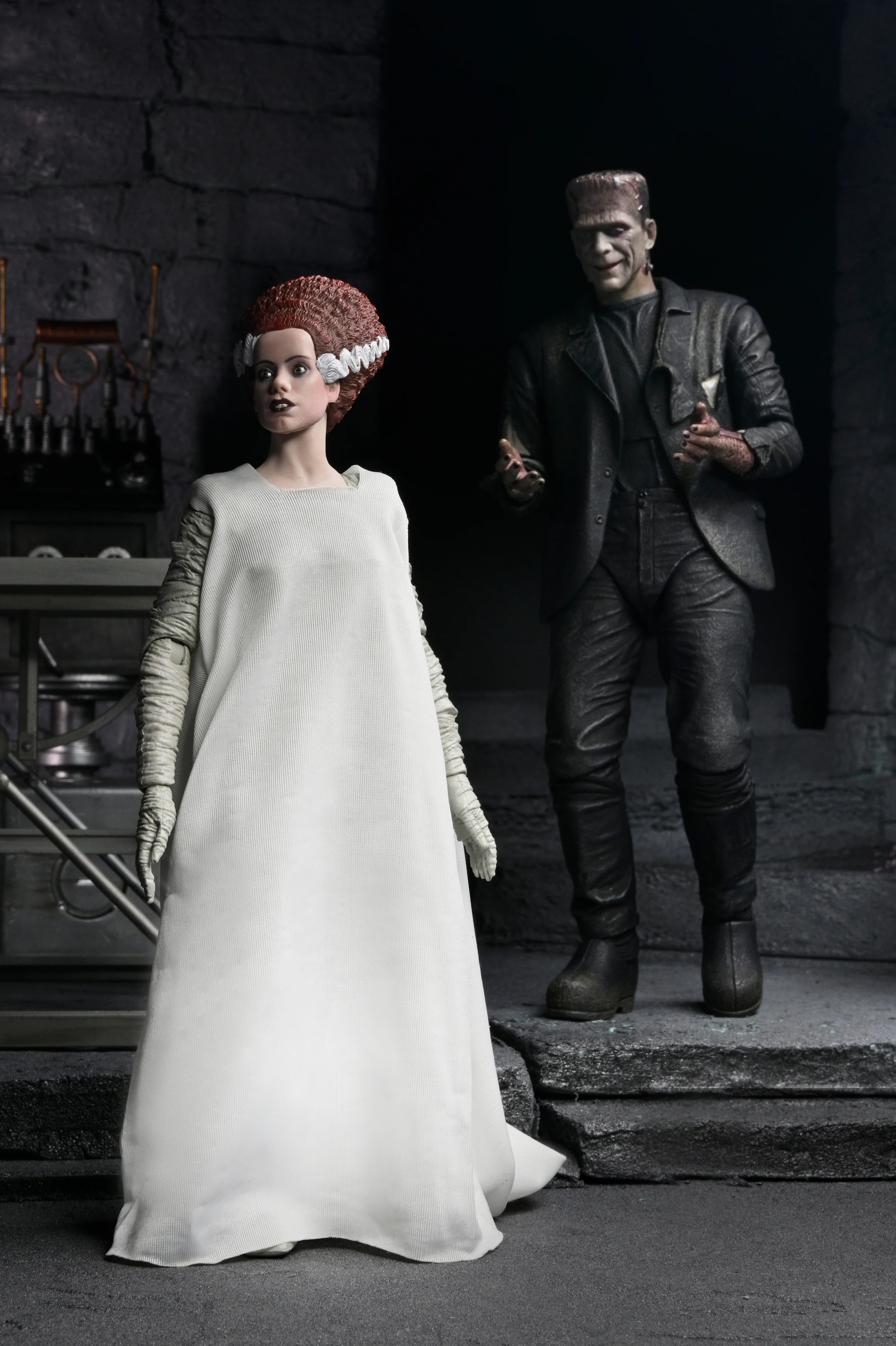 Universal Monsters - The Bride of Frankenstein 90th Anniversary The Monster and His Bride 7” Scale Action Figure 2-Pack (PRE-ORDER) - Image 3