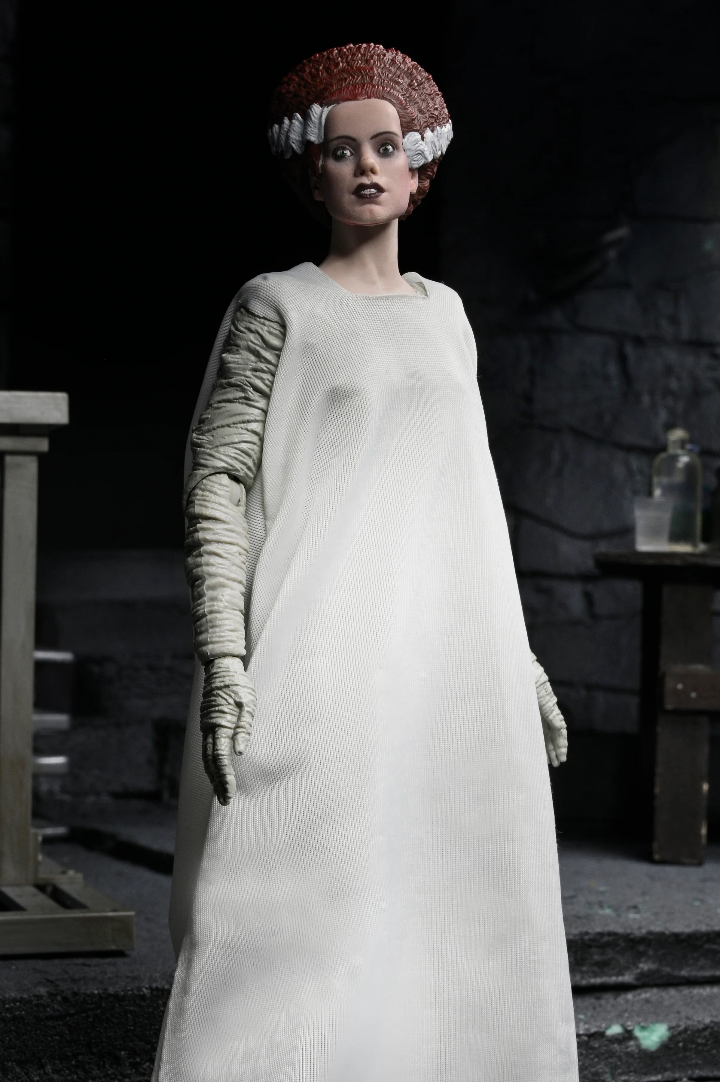 Universal Monsters - The Bride of Frankenstein 90th Anniversary The Monster and His Bride 7” Scale Action Figure 2-Pack (PRE-ORDER) - Image 6