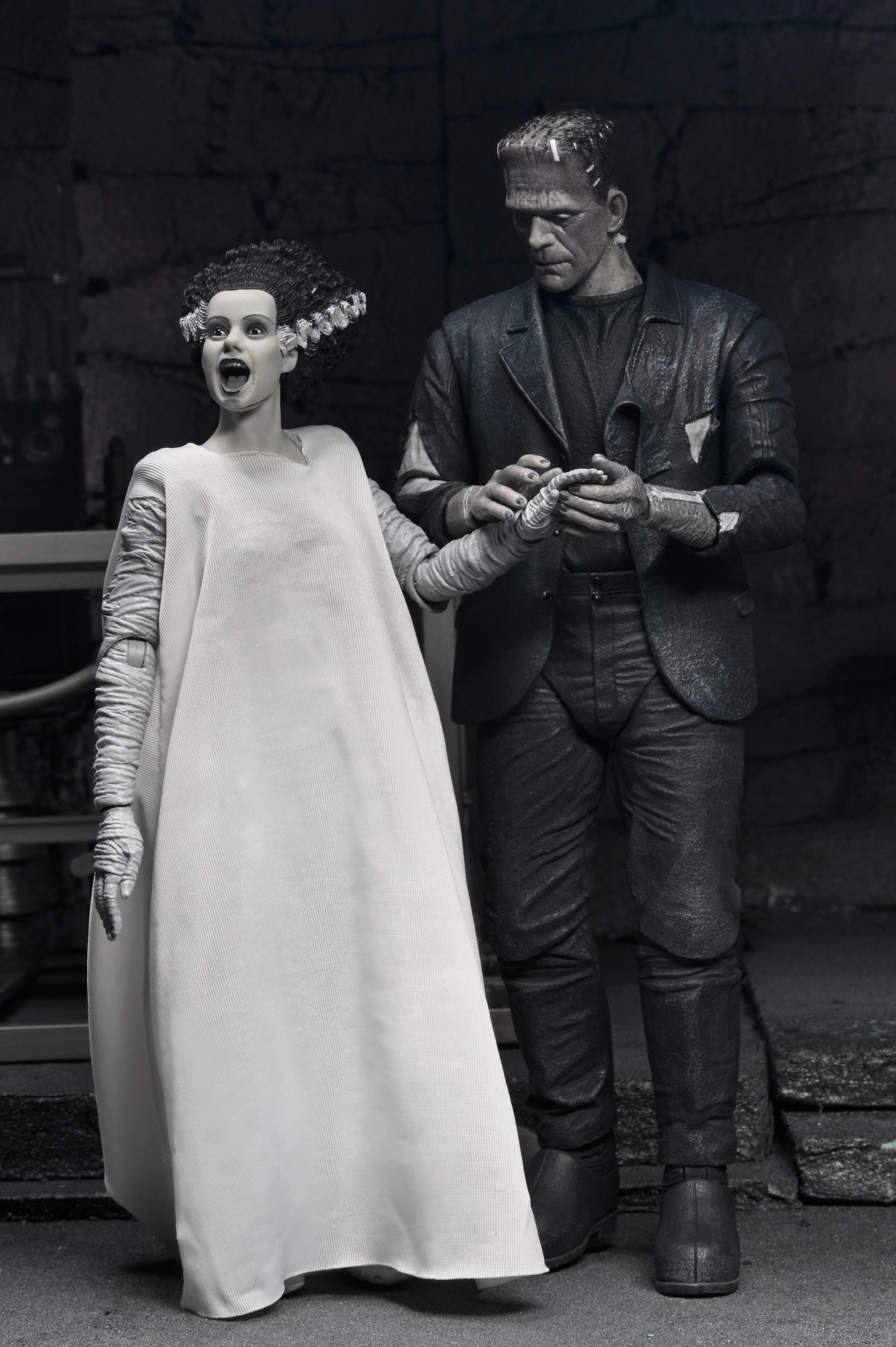 Universal Monsters - The Bride of Frankenstein 90th Anniversary The Monster and His Mate 7" Scale Action Figure 2-Pack (Black & White)