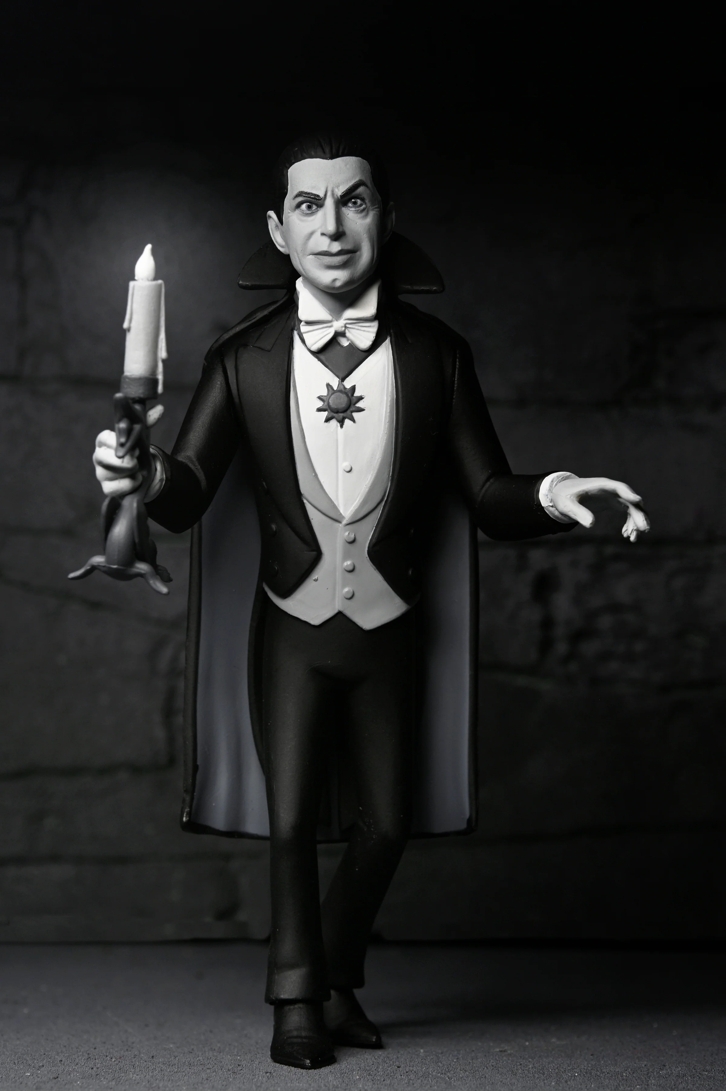 Universal Monsters - Toony Terrors Silver Screen Edition (Series 10) 6” Scale Action Figure Bundle (Dracula, Frankenstein, Mummy & Wolfman) - Image 4