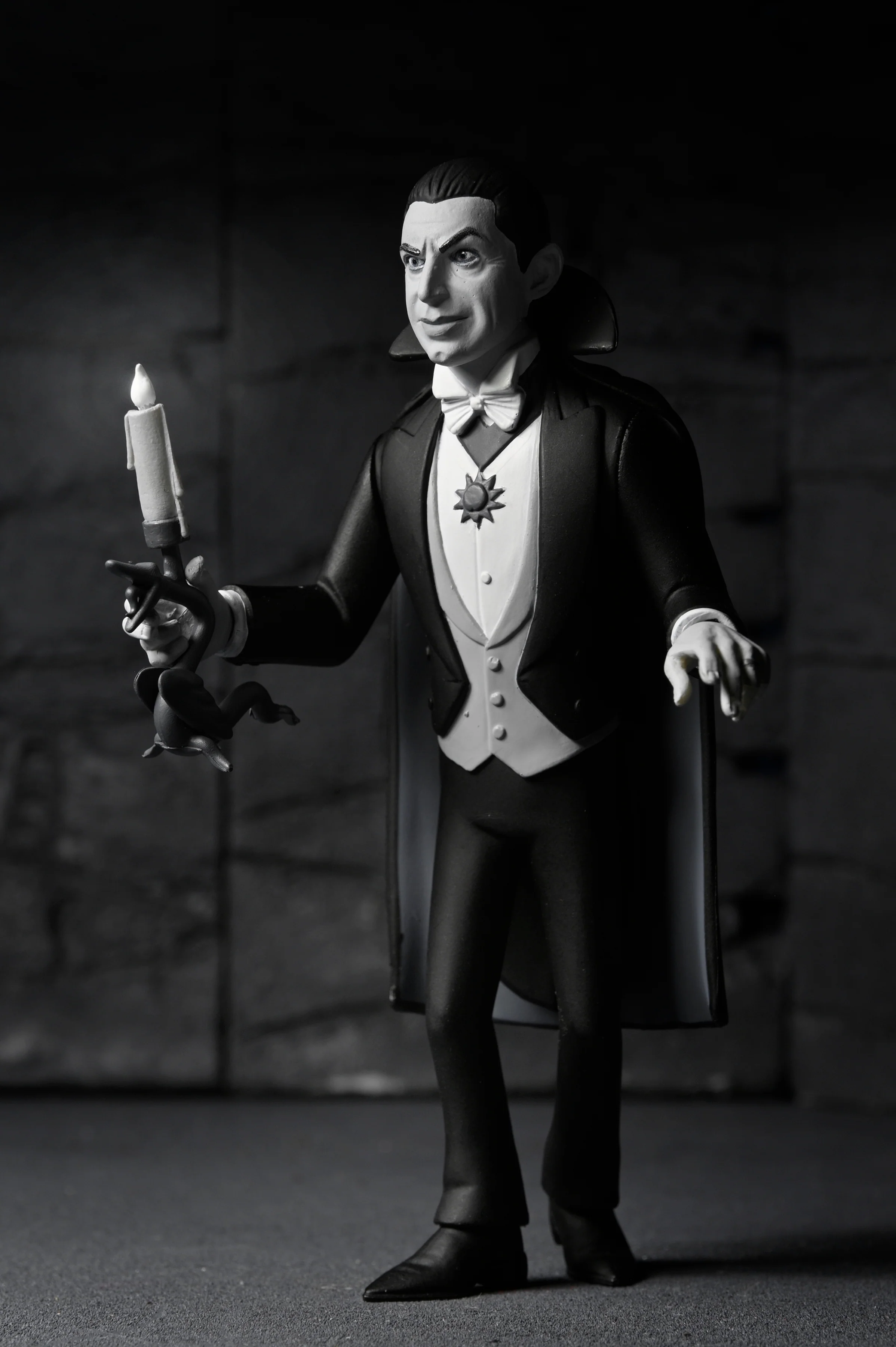 Universal Monsters - Toony Terrors Silver Screen Edition (Series 10) 6” Scale Action Figure Bundle (Dracula, Frankenstein, Mummy & Wolfman) - Image 5