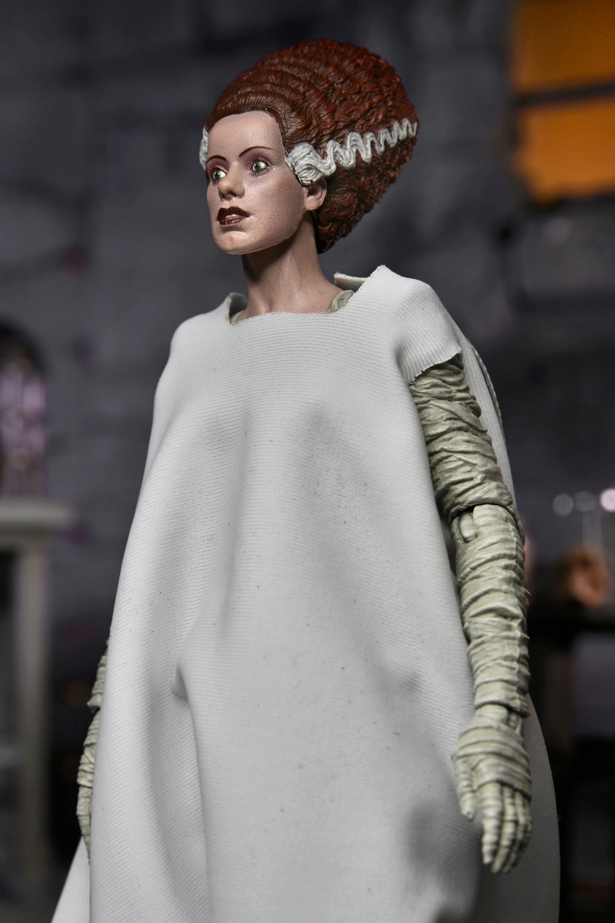 Universal Monsters - Ultimate Frankenstein's Monster & The Bride of Frankenstein 7” Scale Action Figures Bundle - Image 7