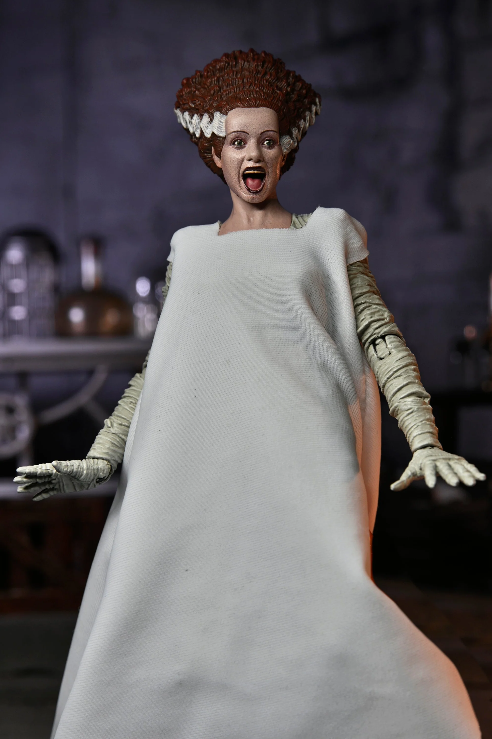 Universal Monsters - Ultimate The Bride of Frankenstein 7” Scale Action Figure (Color) - Image 3