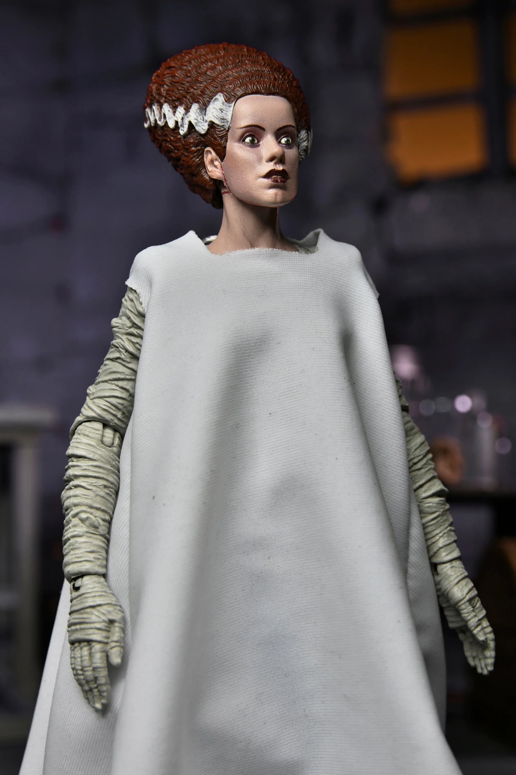 Universal Monsters - Ultimate The Bride of Frankenstein 7” Scale Action Figure (Color) - Image 8