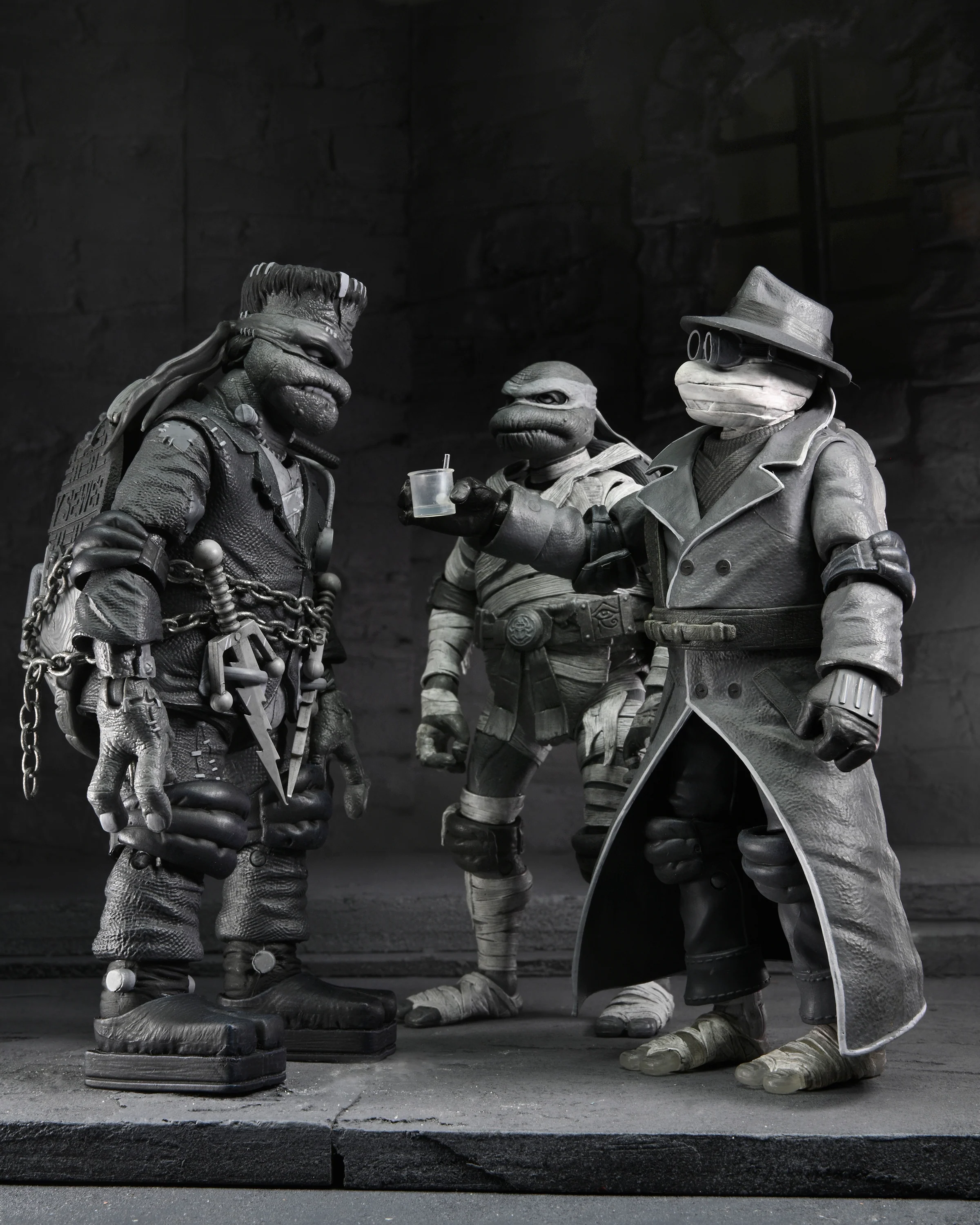 Universal Monsters x Teenage Mutant Ninja Turtles – Black & White Turtles 7” Scale Action Figure 4-Pack - Image 2