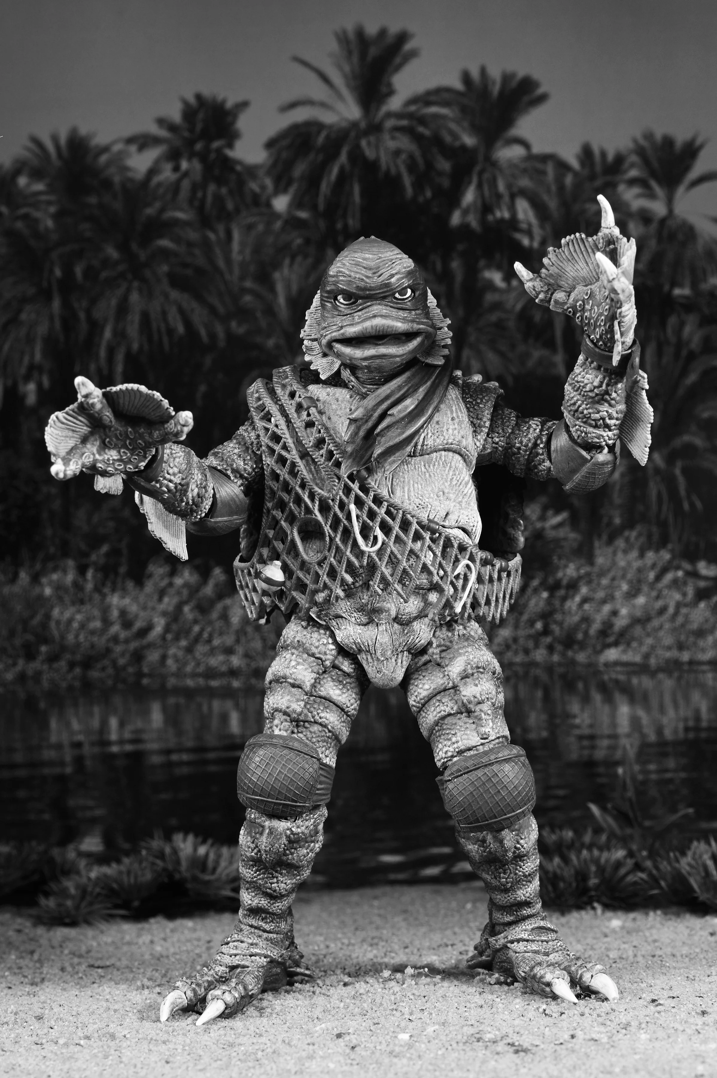 Universal Monsters x Teenage Mutant Ninja Turtles – Black & White Turtles 7” Scale Action Figure 4-Pack - Image 5