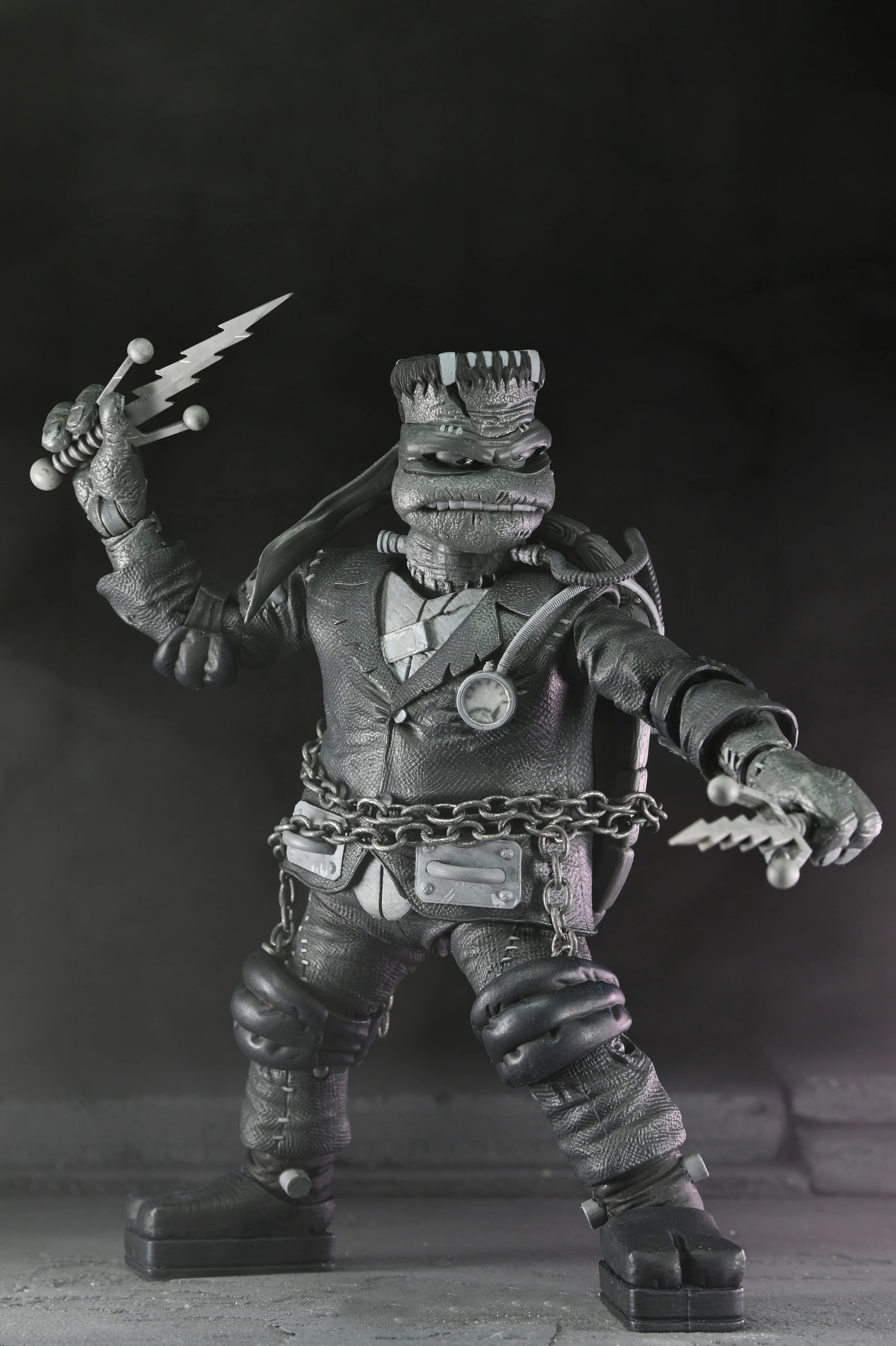 Universal Monsters x Teenage Mutant Ninja Turtles – Black & White Turtles 7” Scale Action Figure 4-Pack - Image 8