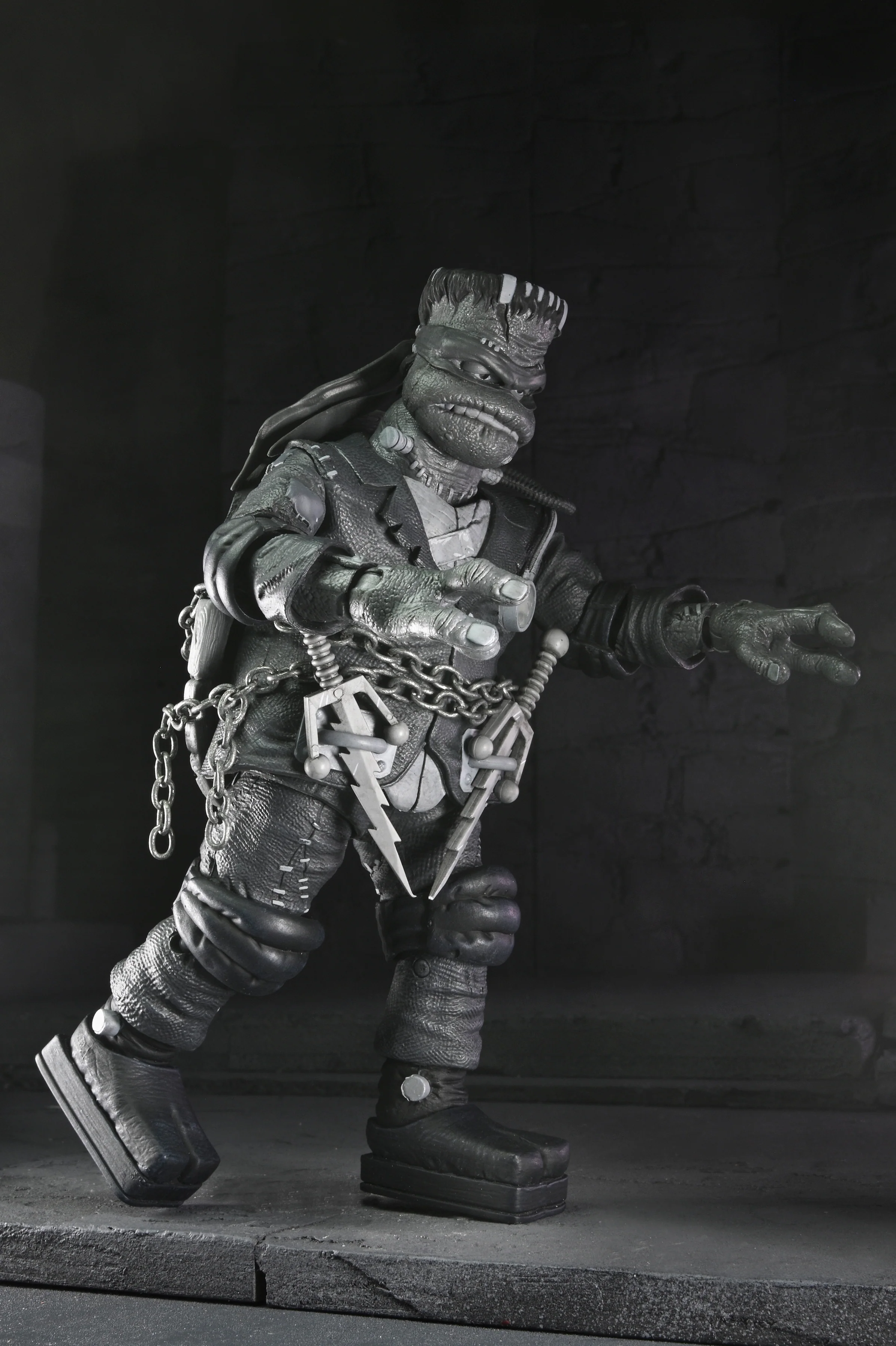 Universal Monsters x Teenage Mutant Ninja Turtles – Black & White Turtles 7” Scale Action Figure 4-Pack - Image 9