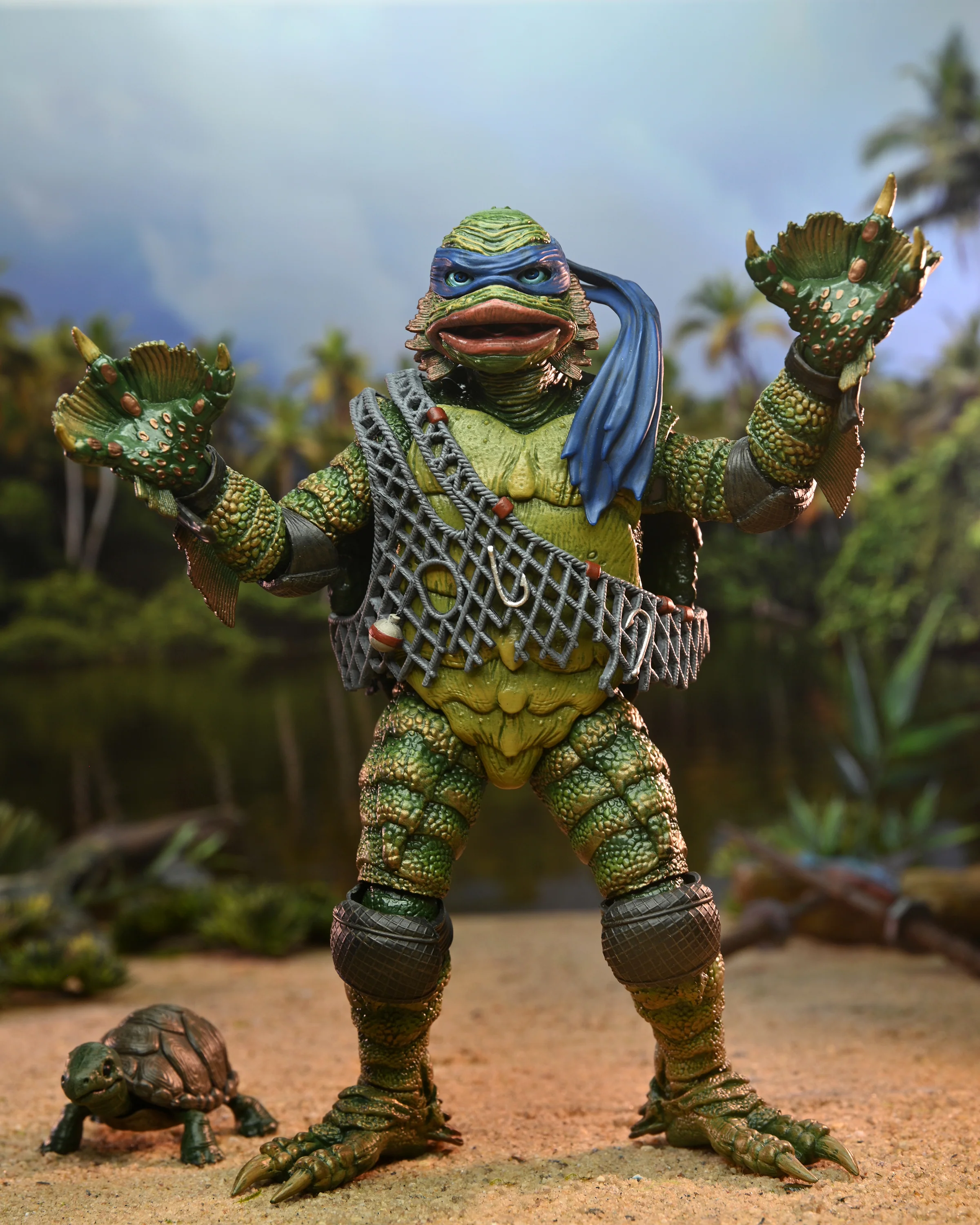 Universal Monsters x Teenage Mutant Ninja Turtles – Ultimate Leonardo as the Creature 7” Scale Action Figure - Image 5
